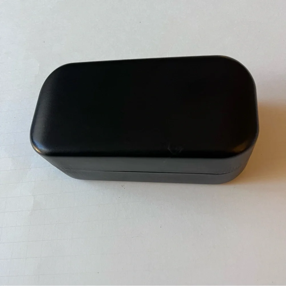 MARC JACOBS LARGE SUNGLASSES CASE WITH CLEANING CLOTH BLACK NEW